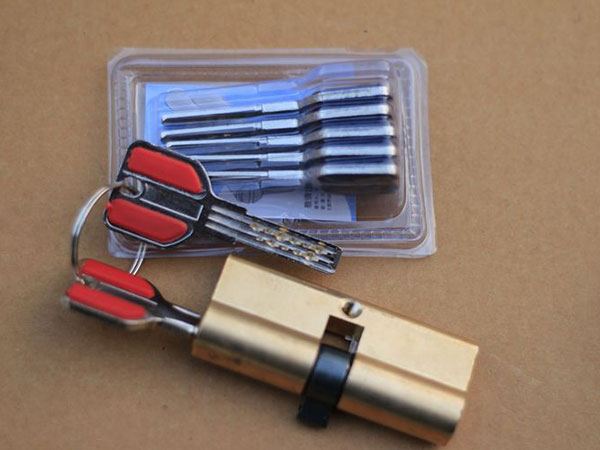 青阳24小时上门开锁公司